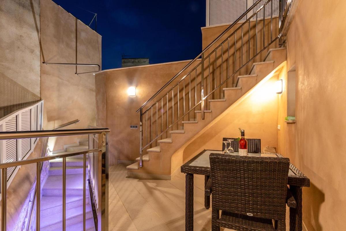 Superb House 200m From The Center Of By Renthousing Ferienhaus *