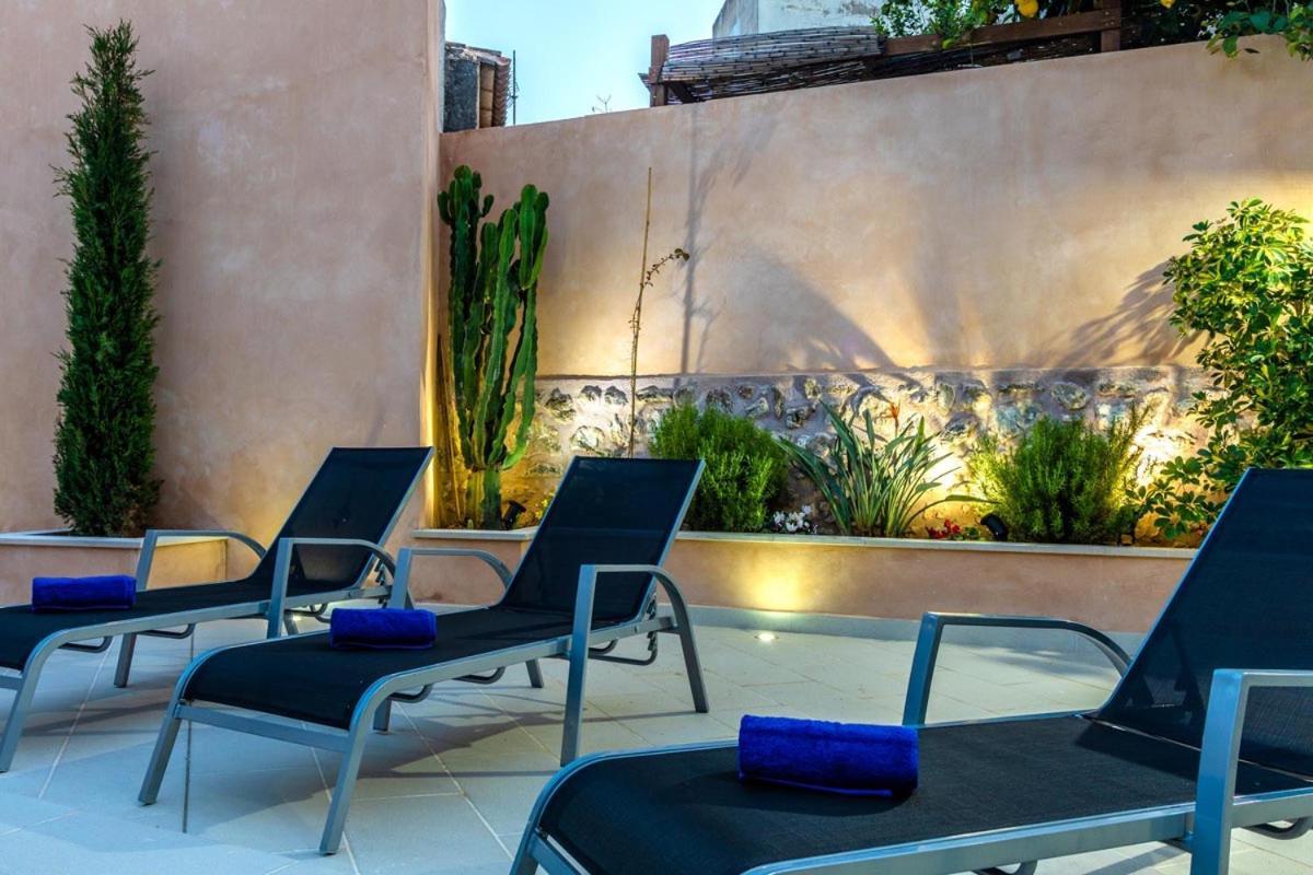 Superb House 200m From The Center Of By Renthousing Ferienhaus *