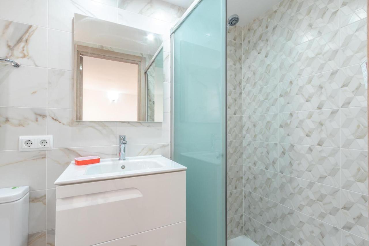 Superb House 200m From The Center Of By Renthousing Vakantiehuis